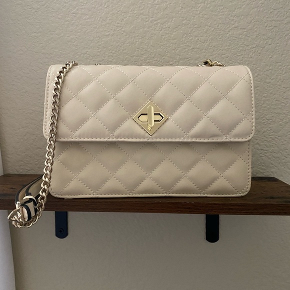 Vintage crossbody quilted crossbody designer handbag similar to chanel